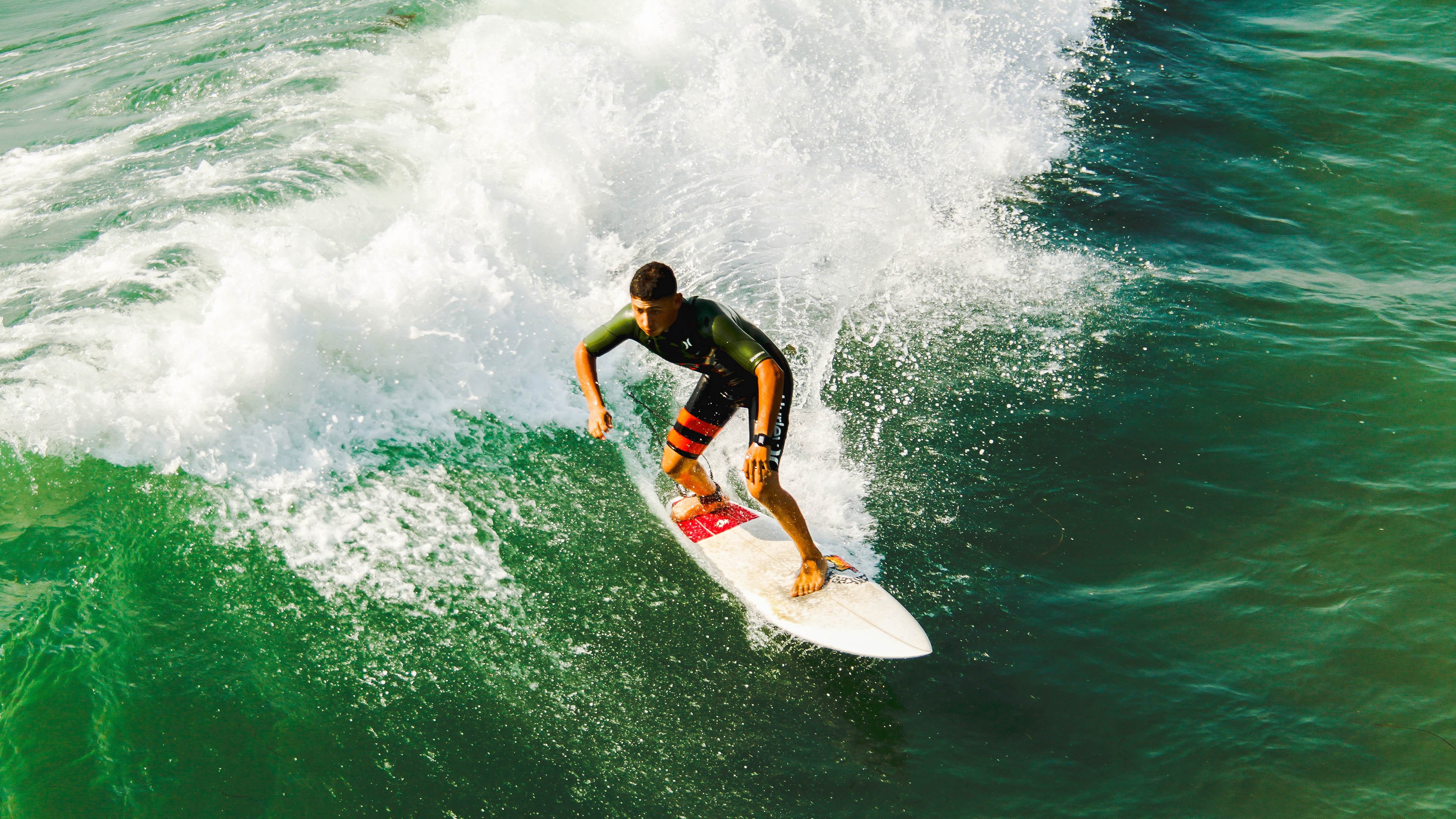 那不勒斯的终场哨响，当足球的牙买加闪电遇见篮球的伊萨克时刻